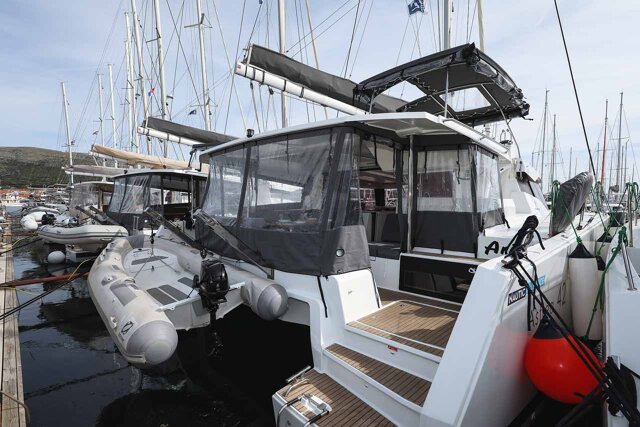 Fountaine Pajot Astrea 42 - 4 + 1 cab. Ariel